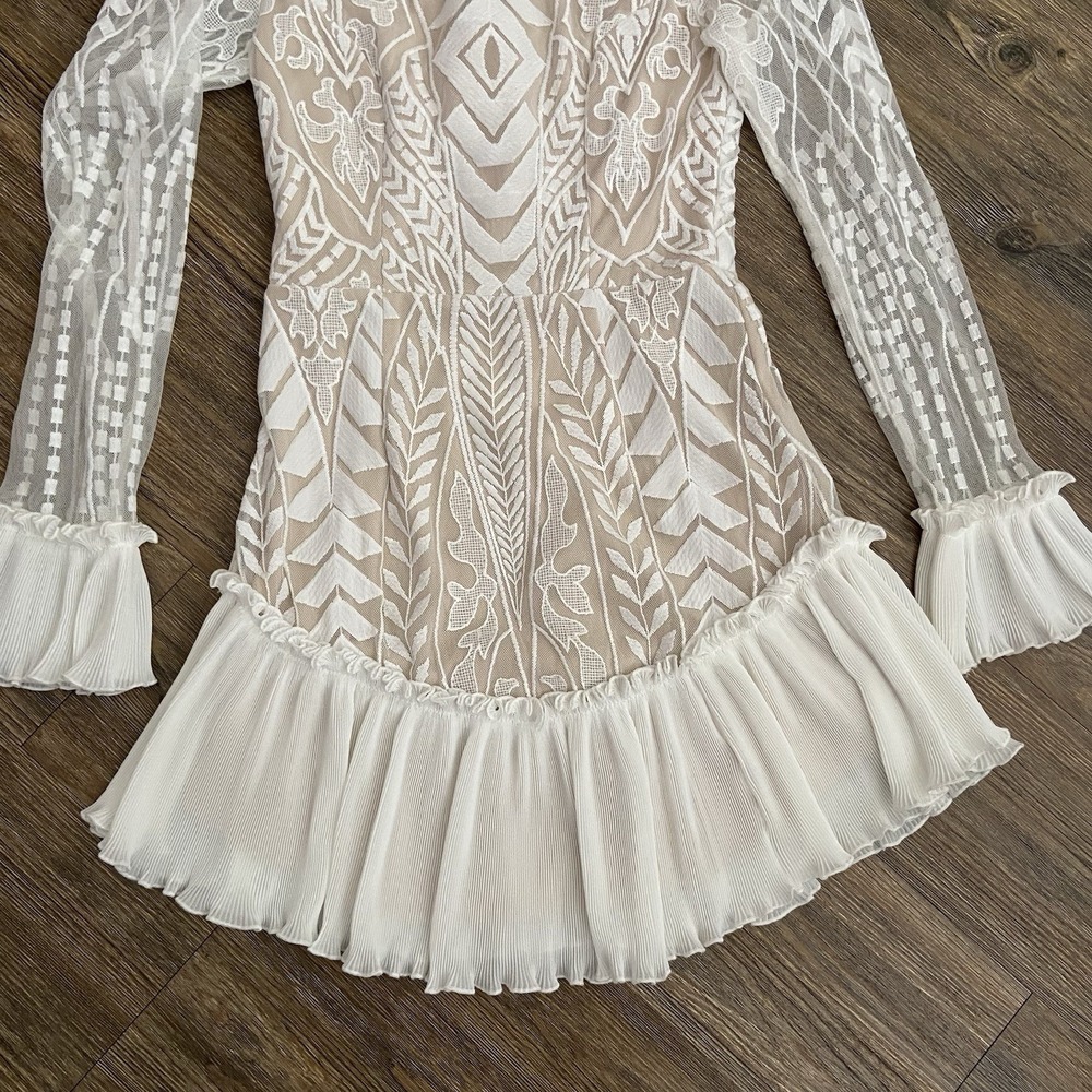 Selfie Leslie Cream Tan Dreamy Long Sleeve Mini Dress Size US Small S - Picture 3 of 7